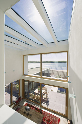 Viel Licht durch große Glasflächen in Dach und Fassade. 3-fach-ISO wird dabei zunehmend als Überkopfverglasung eingesetzt. Für diese gelten hohe Anforderungen.